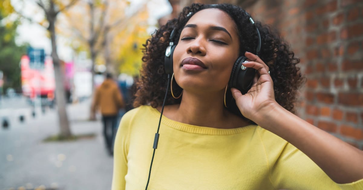 Noise-Cancelling Earphones: Benefits vs. Downsides